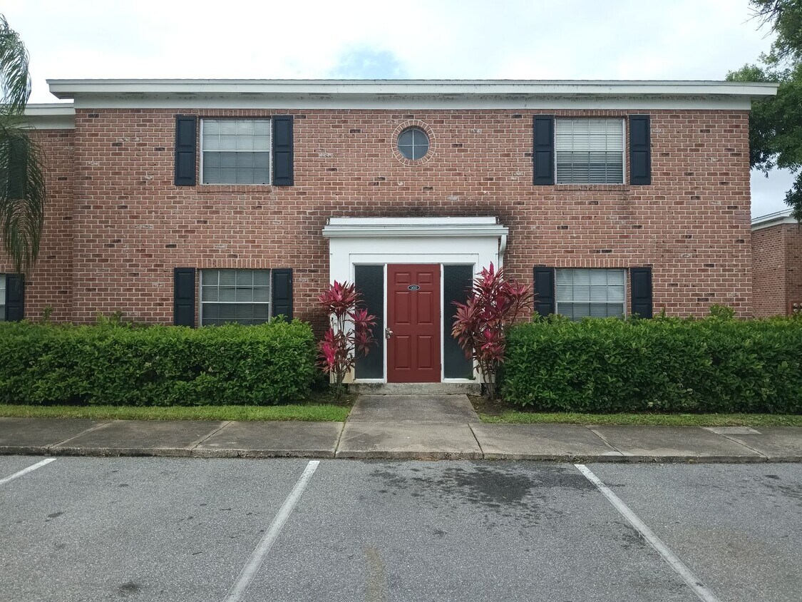 Foto principal - 1450 Holden Ave
