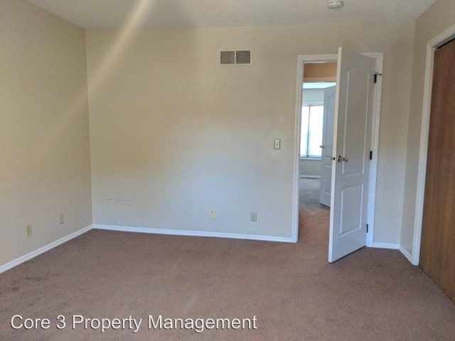 Building Photo - 1700 Rockingham Dr