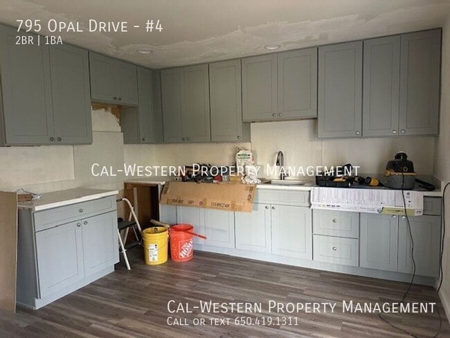 Building Photo - 795 Opal Dr