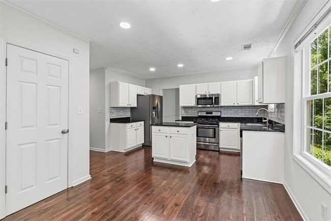 Foto del edificio - 3360 Pierce Arrow Cir