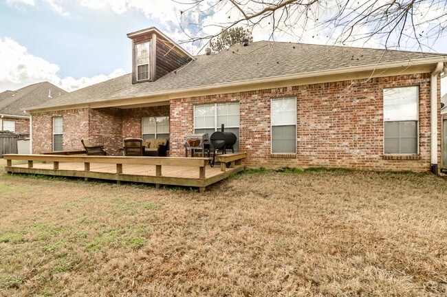 Building Photo - 120 Hartfield Dr