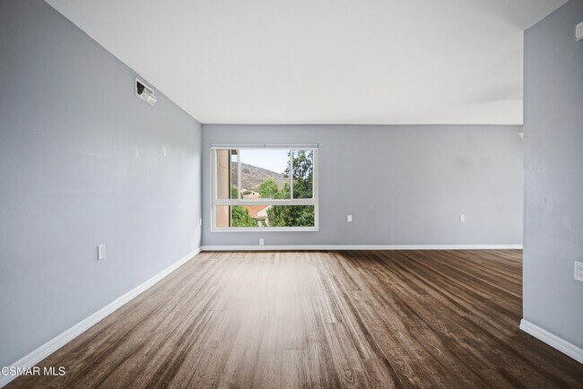 Foto del edificio - 286 Oak Leaf Dr