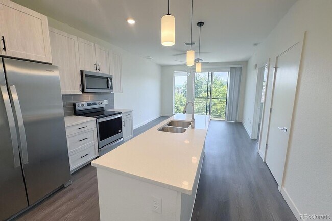 Building Photo - 4900 W 29th Ave