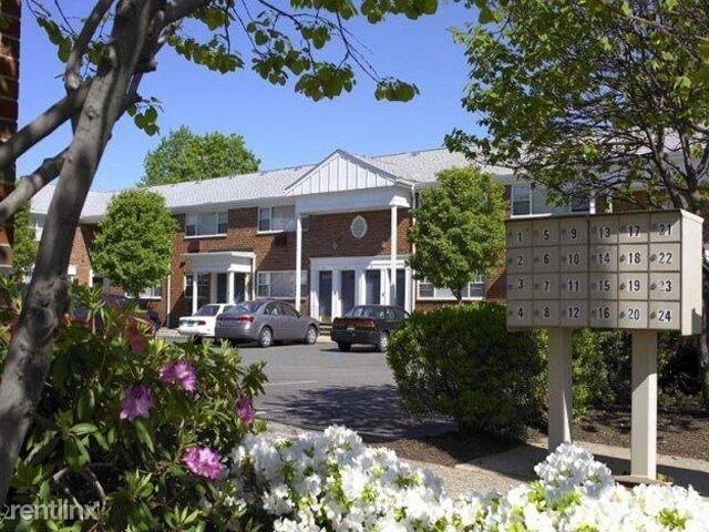 Foto del edificio - 1 br, 1 bath Apartment - 272 Lakeview Ave