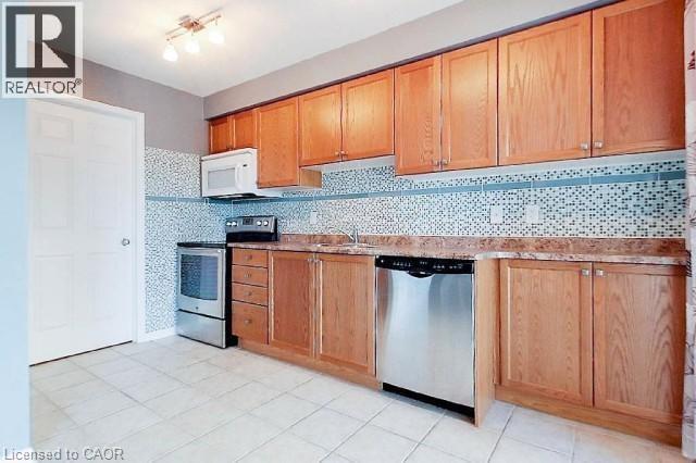 Building Photo - 950 Highland Rd W