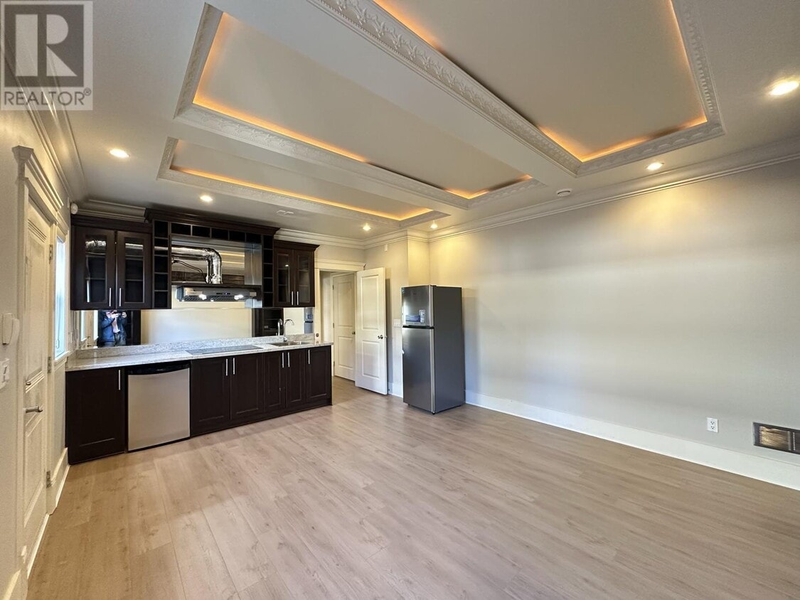 Building Photo - 73xx Petts Rd