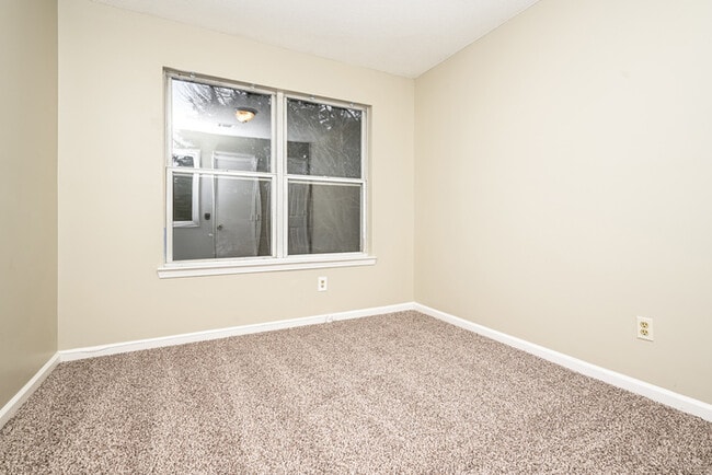 Building Photo - Fantastic 3bd/1.5ba home! Let yourself in!