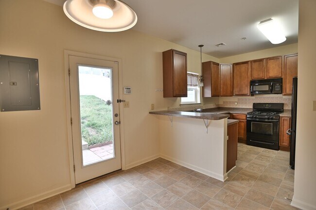 Foto del edificio - 3 Bedroom Single Family in Midtown with Pa...