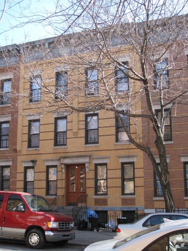 Primary Photo - 17-16 Woodbine St