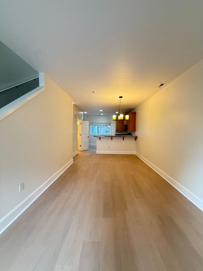 Building Photo - 18425 SW Stepping Stone Dr