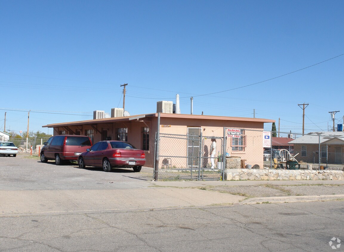 Primary Photo - 3817-3812 Truman Ave