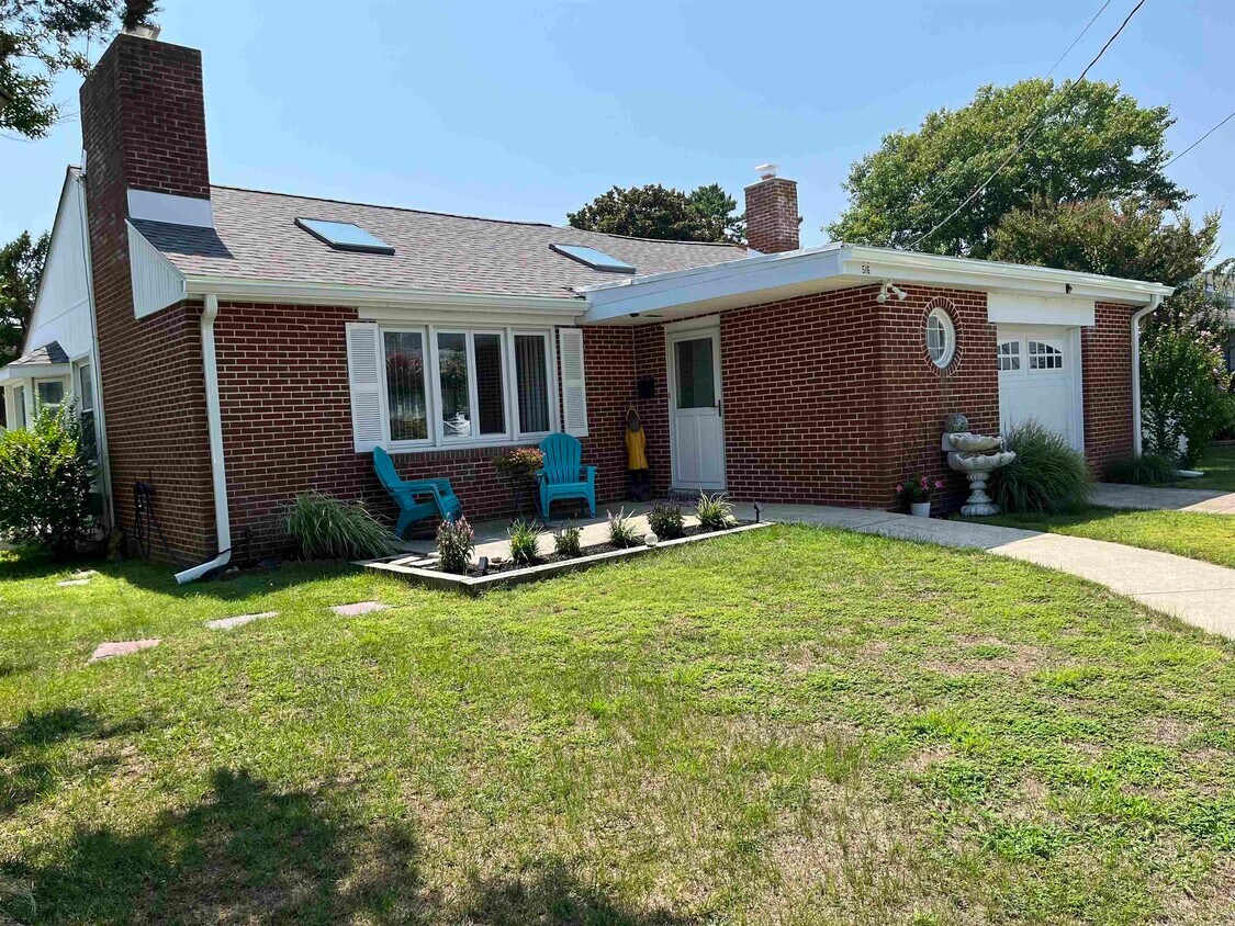 Foto principal - 516 E Atlantic Blvd