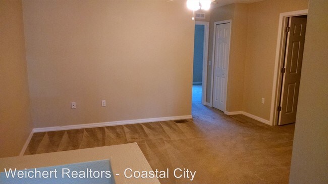 Building Photo - 11898 Lake Bend Cir