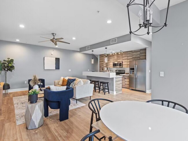 Foto del edificio - 604 N Bluff Dr