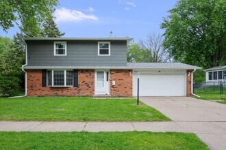 Building Photo - 3129 Windsor Dr