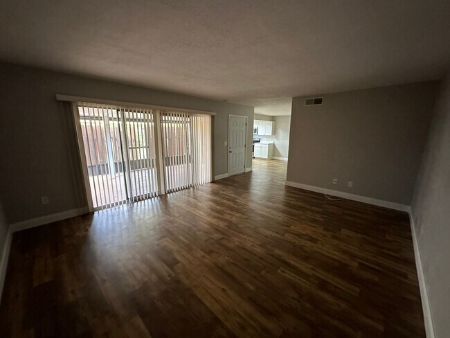 Foto del edificio - $1600-$2000 P.M
