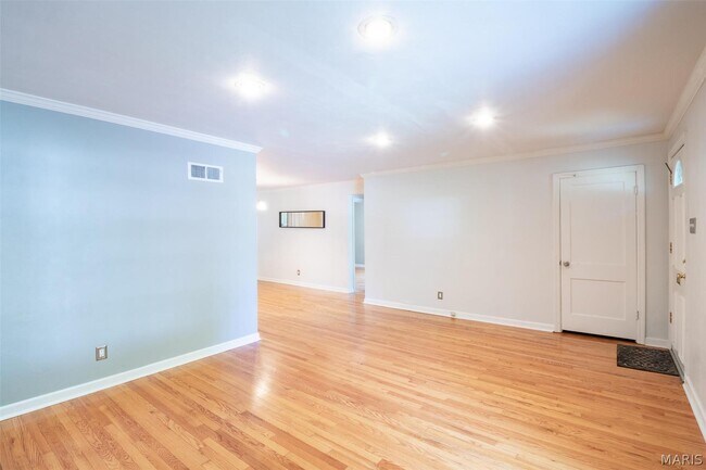 Foto del edificio - 330 Calvert Ave