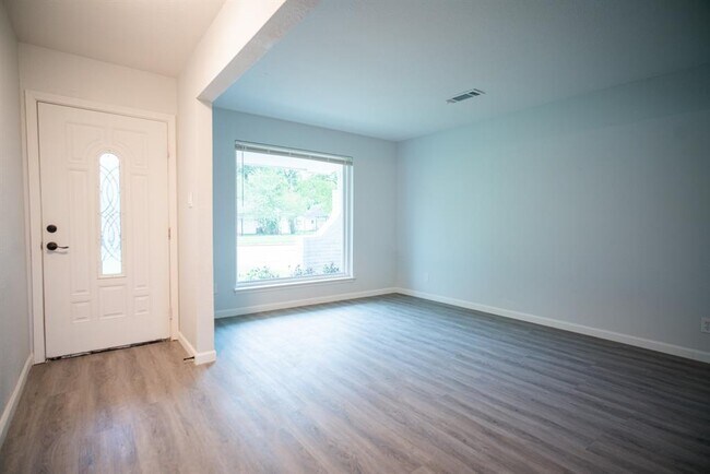 Foto del edificio - 10302 Woodwick St
