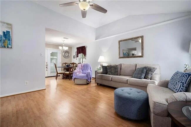 Building Photo - 2511 Club House Rd