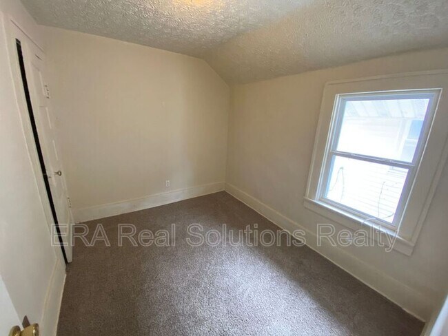 Building Photo - 296 S Harris Ave