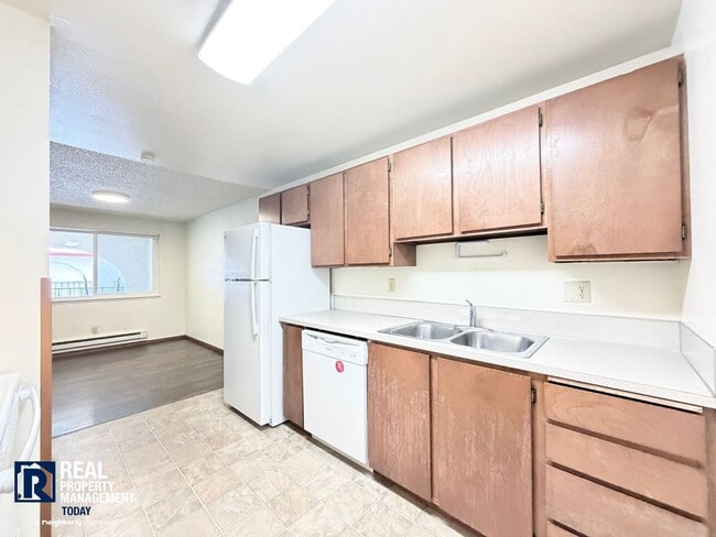 Building Photo - 6115 Glen Mary Ln SE