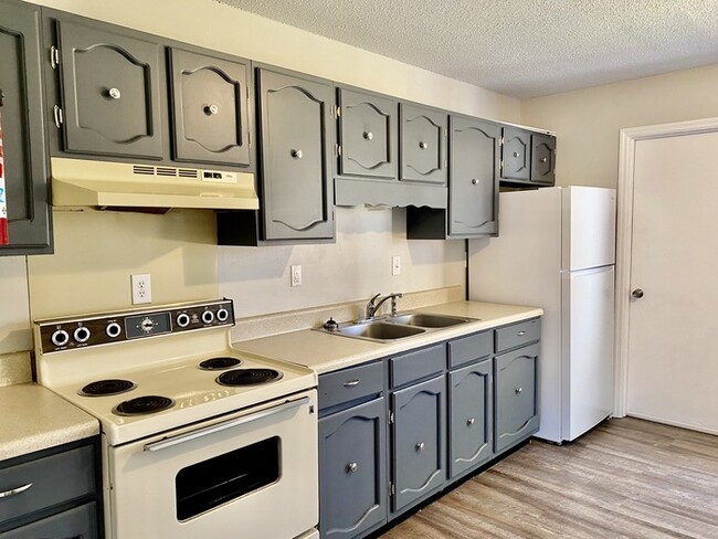 Foto del edificio - Townhouse North GA Off Battlefield Pkwy! 2...