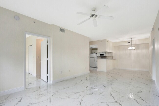 Building Photo - 2804 Sarento Pl
