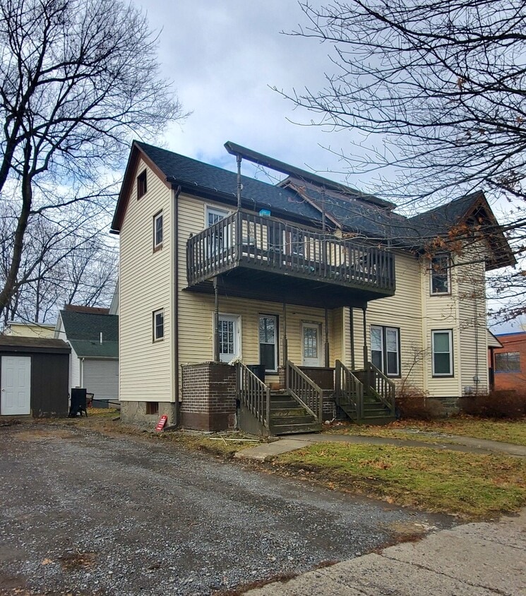 Primary Photo - 165 Central Ave