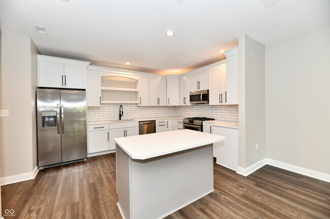 Building Photo - 8555 One W Dr