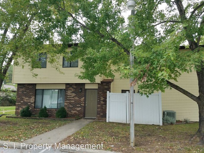 Building Photo - 504 N Beadle Dr