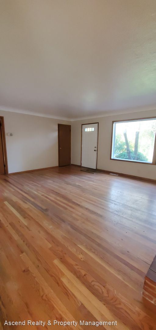 Building Photo - 3 br, 2 bath House - 10790 NW Cornell Rd.