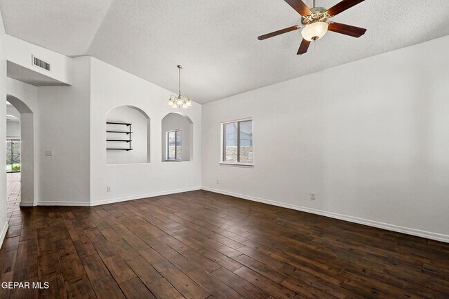 Foto del edificio - 3141 Fury Point Pl