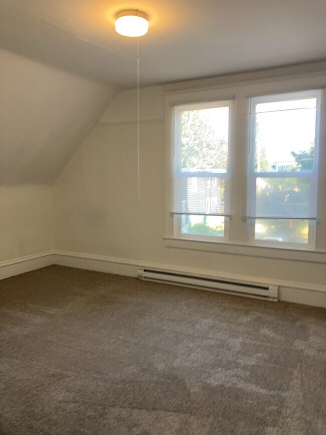 Foto del edificio - Pre-Lease Today, 5 Bedroom Home!