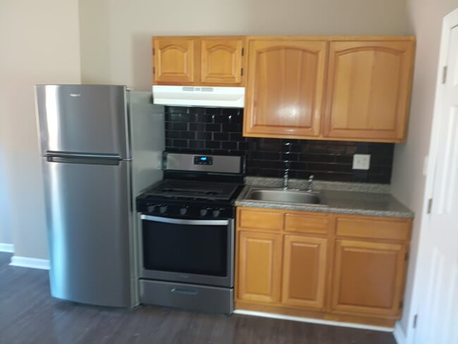 Building Photo - 2222 S 15th St