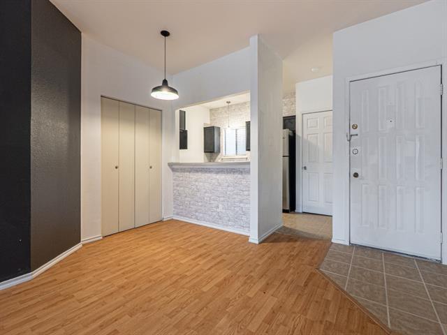 Foto del edificio - 5550 Spring Valley Rd