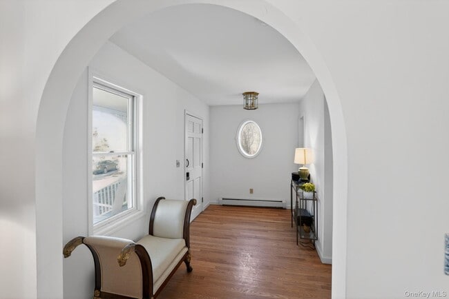 Foto del edificio - 12 Taghkanic Churchtown Rd