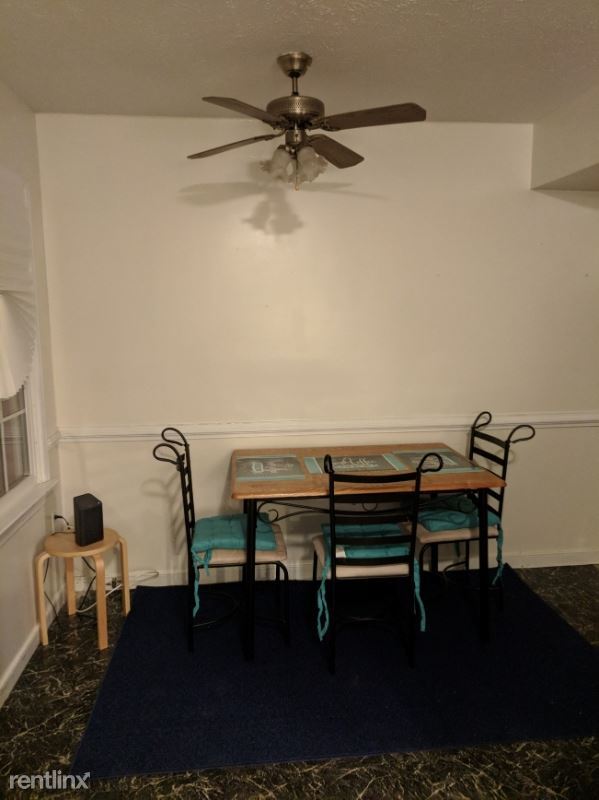 Building Photo - 1 br, 1.5 bath Townhome - Any Street Drive