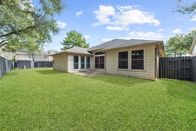 Building Photo - 3643 Slocom Dr