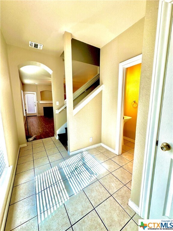 Building Photo - 949 Misty Acres Dr