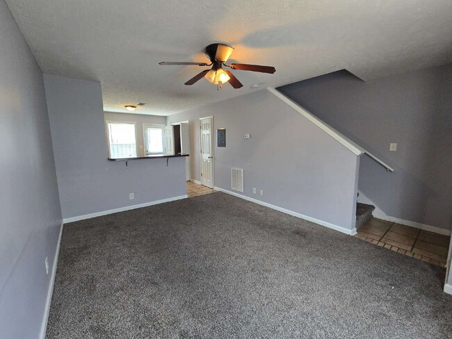 Building Photo - 812 Oak Arbor Ct