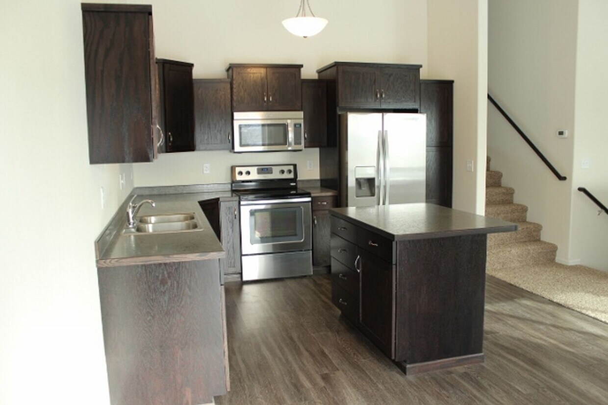 Foto del edificio - 3 Bed 3 Bath Twin Home