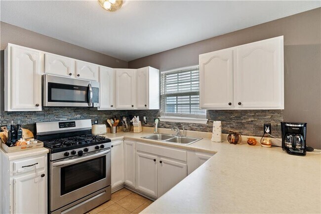 Foto del edificio - 612 Meadowbrook Ct