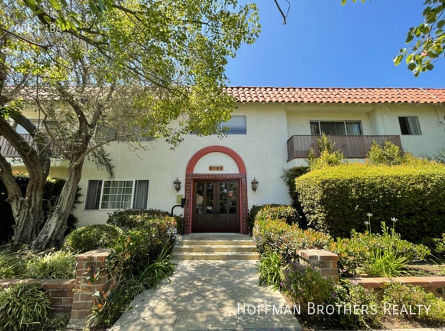 Building Photo - 9725 Charnock Ave