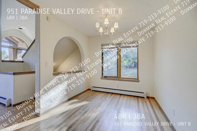 Foto del edificio - Paradise Valley Duplex with Fenced backyard