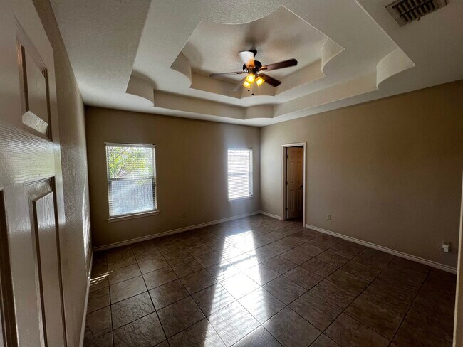 Building Photo - 204 Alyssa Dr