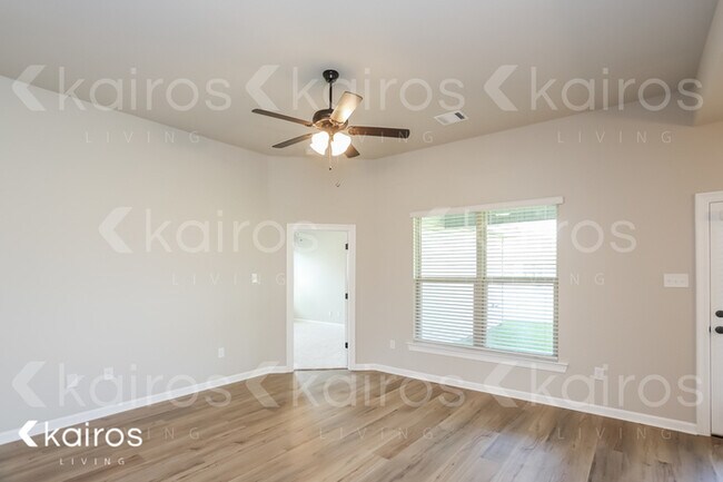 Foto del edificio - 305 Tall Meadows Ln.