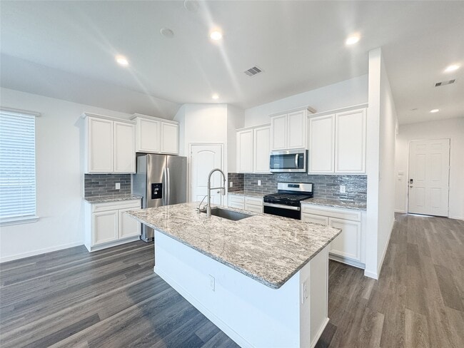 Building Photo - 519 Newcomb Holw Dr