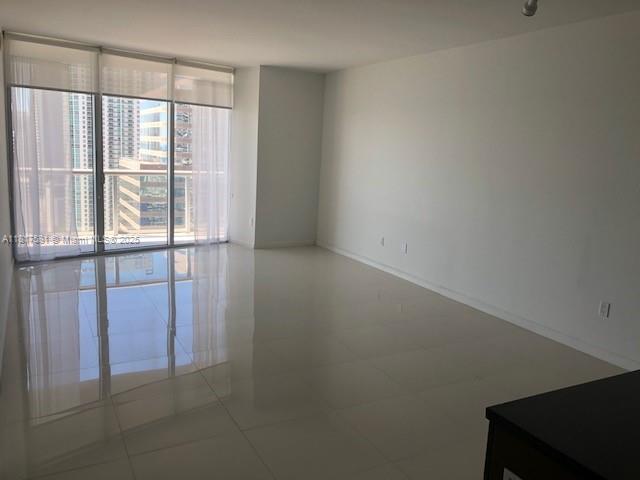 Building Photo - 495 Brickell Ave