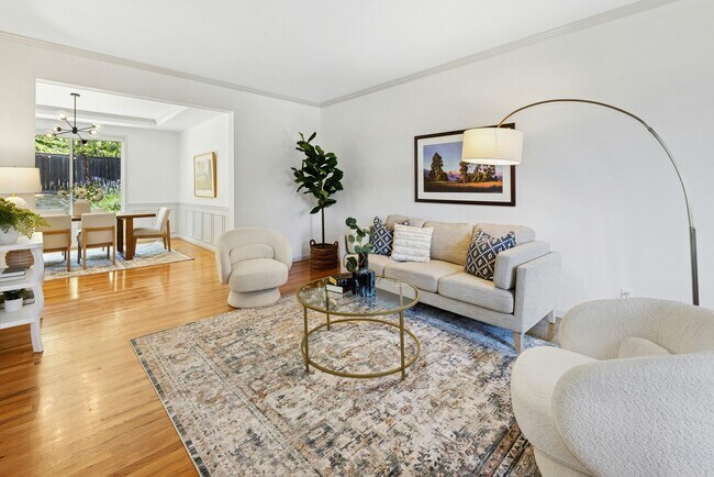 Foto del edificio - Immaculate 4 Bedroom Home Close to Schools