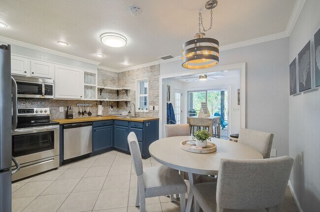 Foto del edificio - 426 Eagles Nest Ln